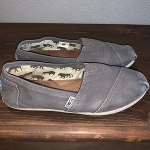 Toms